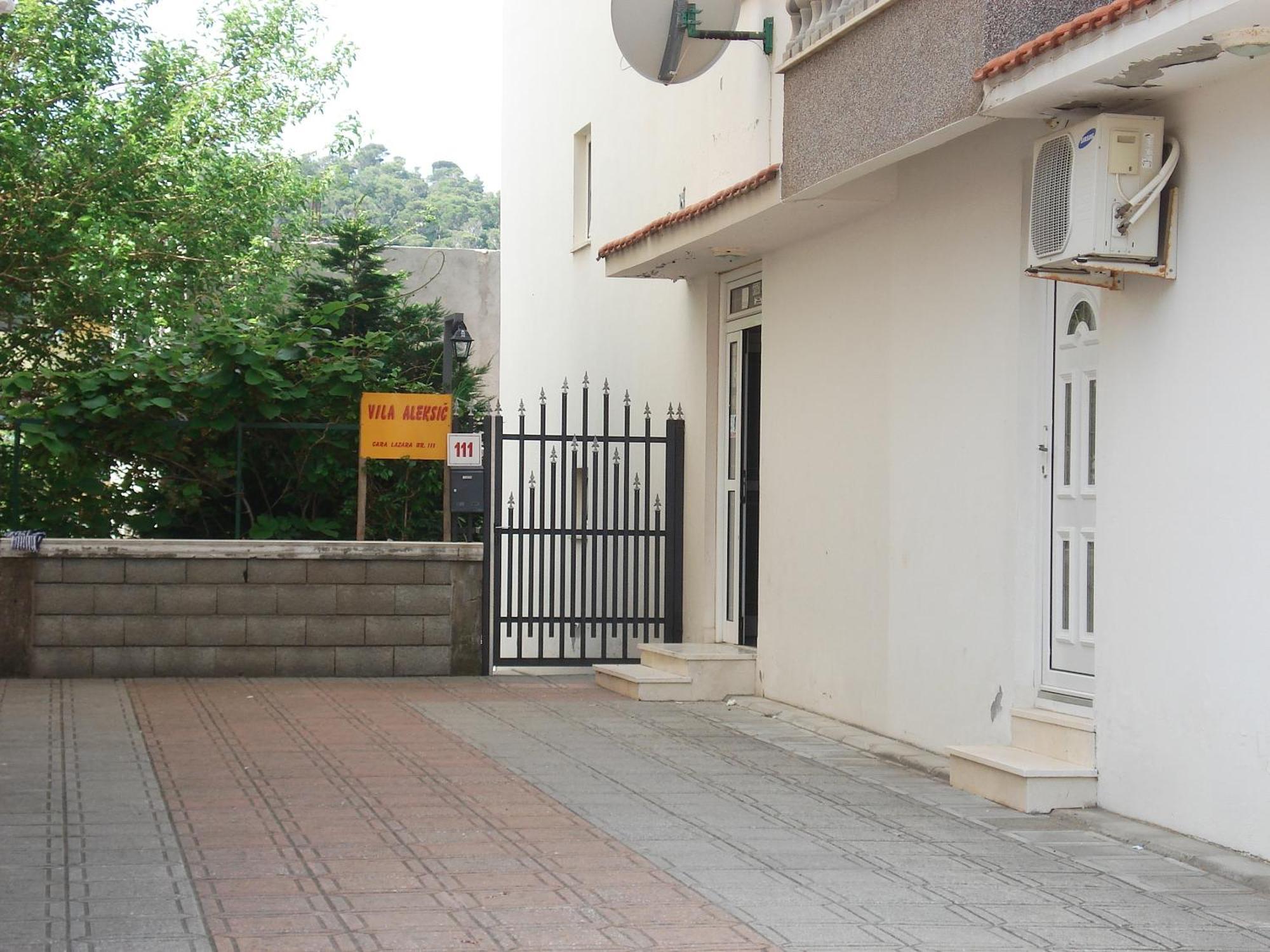 Apartments Aleksic Sutomore Exterior photo